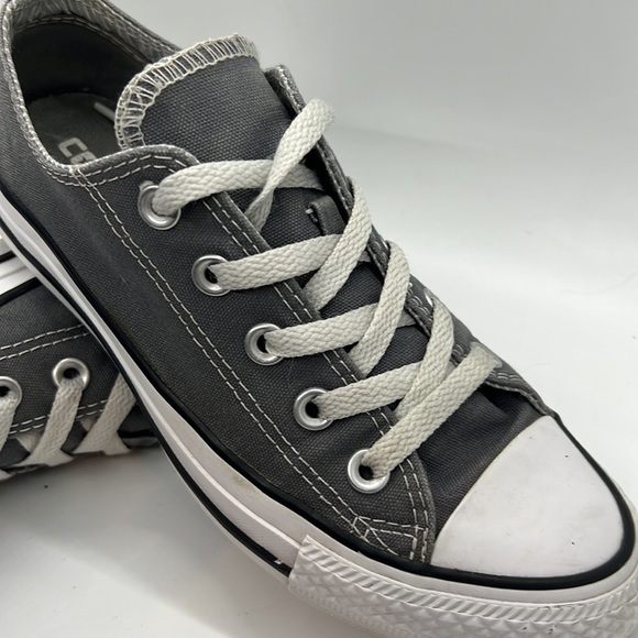 Women’s Converse canvas double tongue Chuck Taylor low tops - Picture 2 of 12